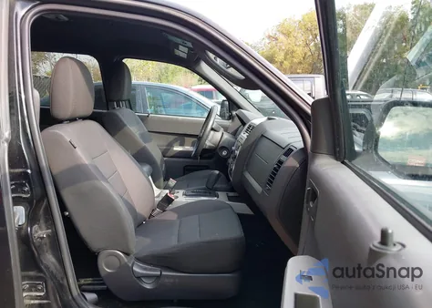 2011 Ford Escape Xlt from USA, damaged, VIN 1FMCU9DGXBKC37188